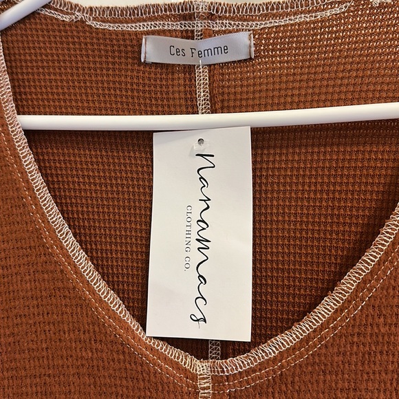 Soft thermal rust color top - Picture 3 of 3